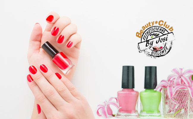 Pose de vernis semi-permanent mains